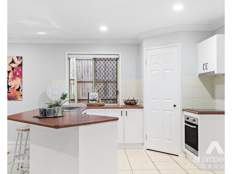 8 Rosefinch Street, Upper Coomera QLD 4209