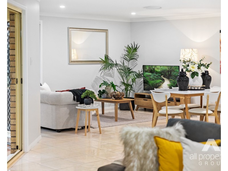 8 Rosefinch Street, Upper Coomera QLD 4209