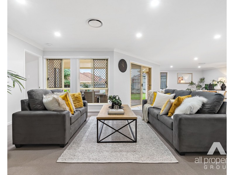 8 Rosefinch Street, Upper Coomera QLD 4209