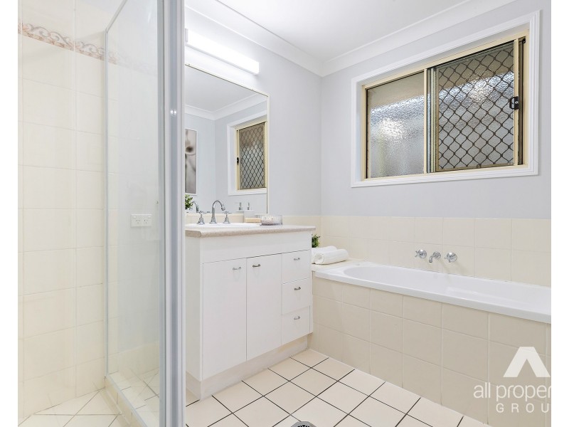 8 Rosefinch Street, Upper Coomera QLD 4209