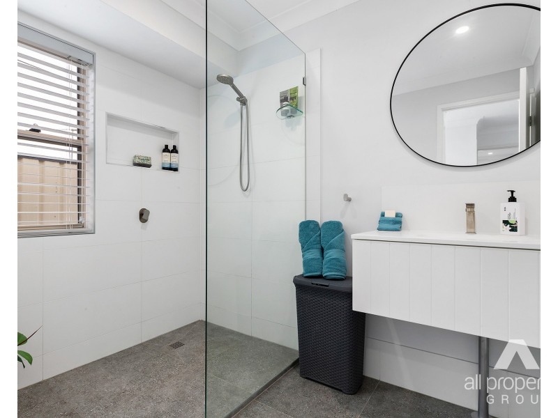 15 Mahonia Court, Crestmead QLD 4132
