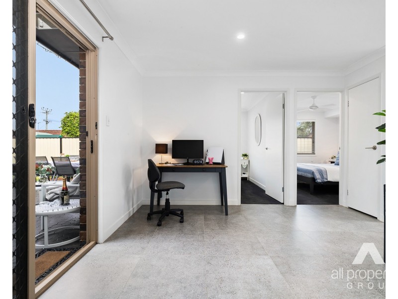 15 Mahonia Court, Crestmead QLD 4132
