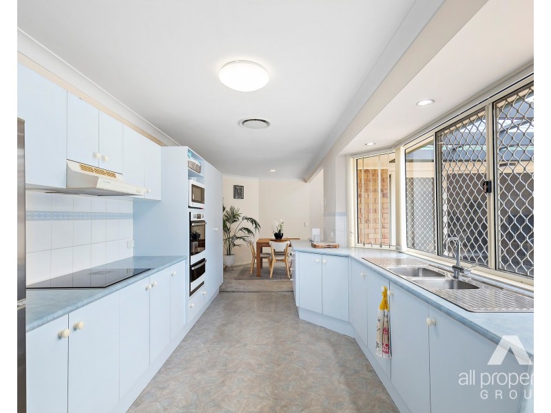 9 Errol Flynn Court, Parkwood QLD 4214