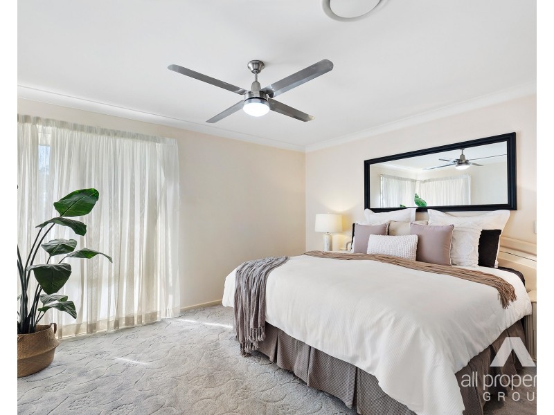 9 Errol Flynn Court, Parkwood QLD 4214