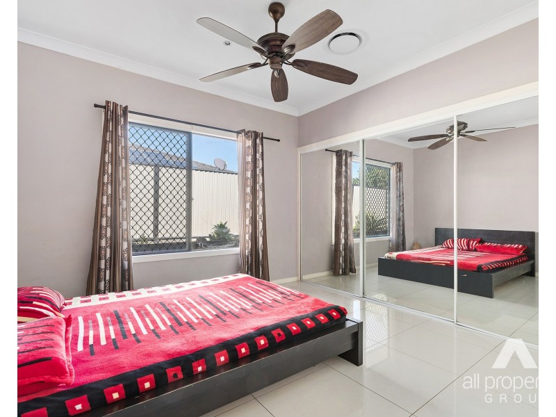 32 Lockyer Place, Crestmead QLD 4132