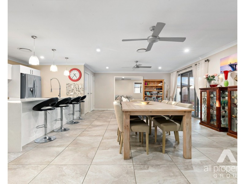 60 Stringybark Street, Regents Park QLD 4118