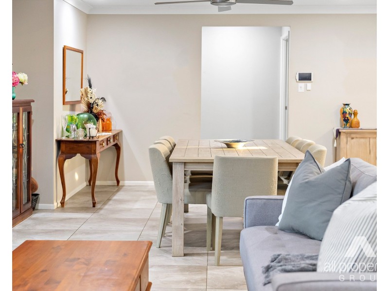 60 Stringybark Street, Regents Park QLD 4118