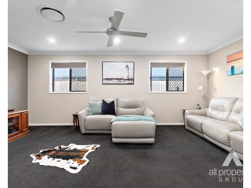 60 Stringybark Street, Regents Park QLD 4118