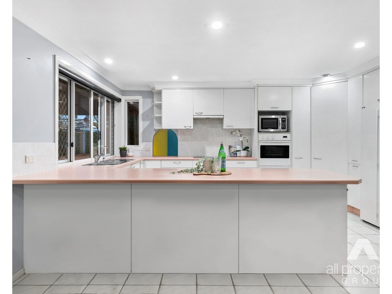 98-100 Teresa Drive, Munruben QLD 4125