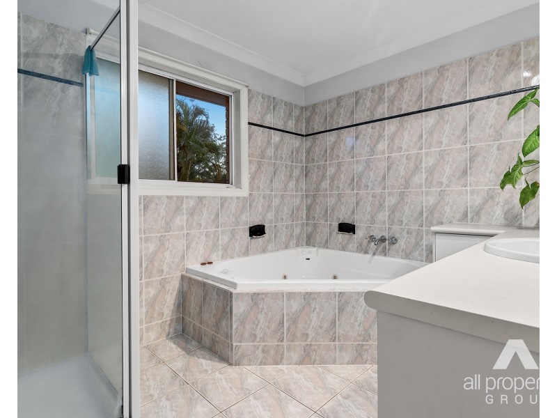 98-100 Teresa Drive, Munruben QLD 4125