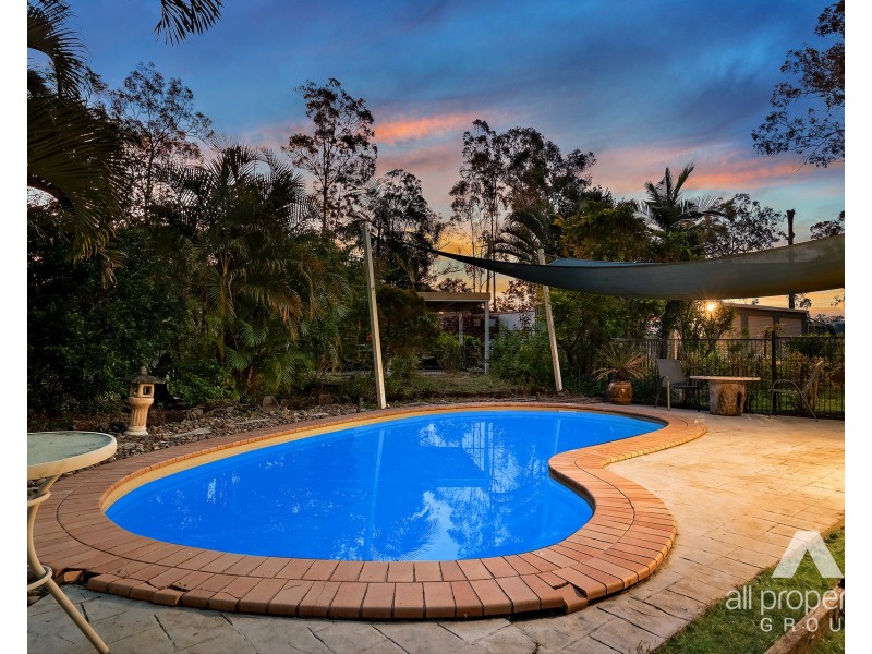 98-100 Teresa Drive, Munruben QLD 4125