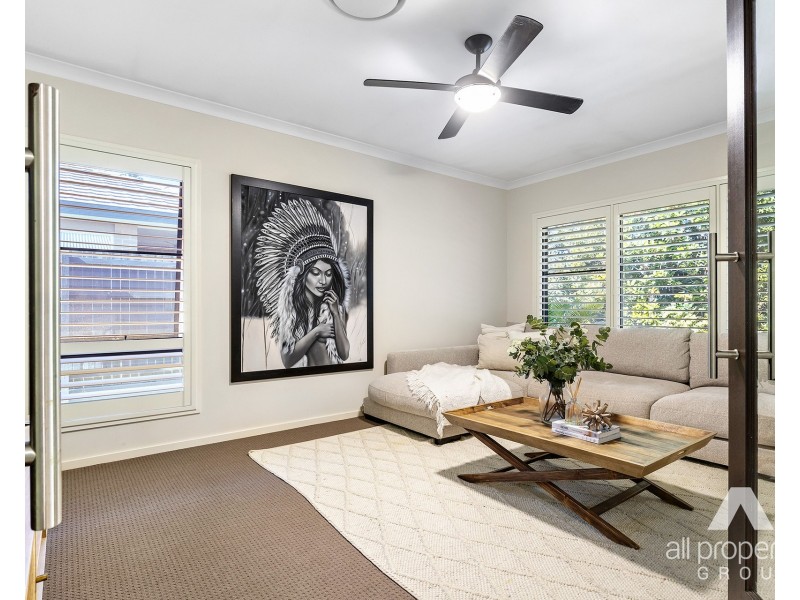 7 Slate Court, Logan Reserve QLD 4133