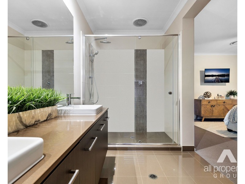 7 Slate Court, Logan Reserve QLD 4133