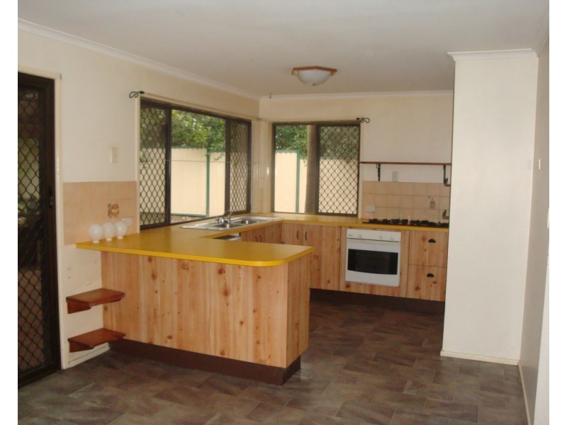 13 Estramina Road, Regents Park QLD 4118