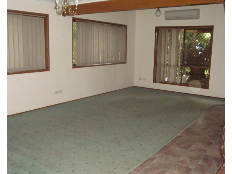 13 Estramina Road, Regents Park QLD 4118