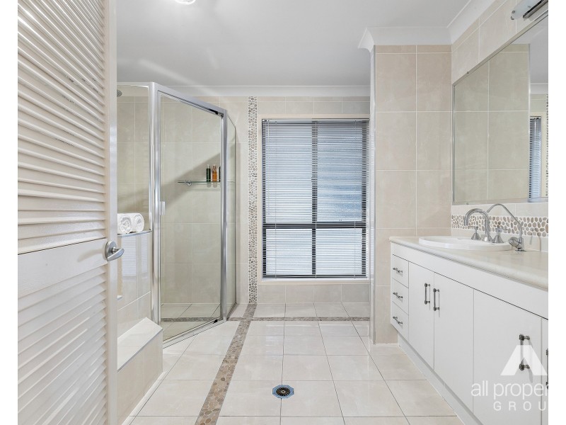 35 The Esplanade, Forest Lake QLD 4078