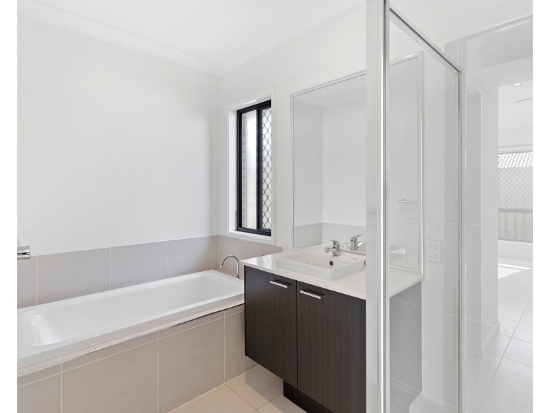 4 Fleming Street, Logan Reserve QLD 4133