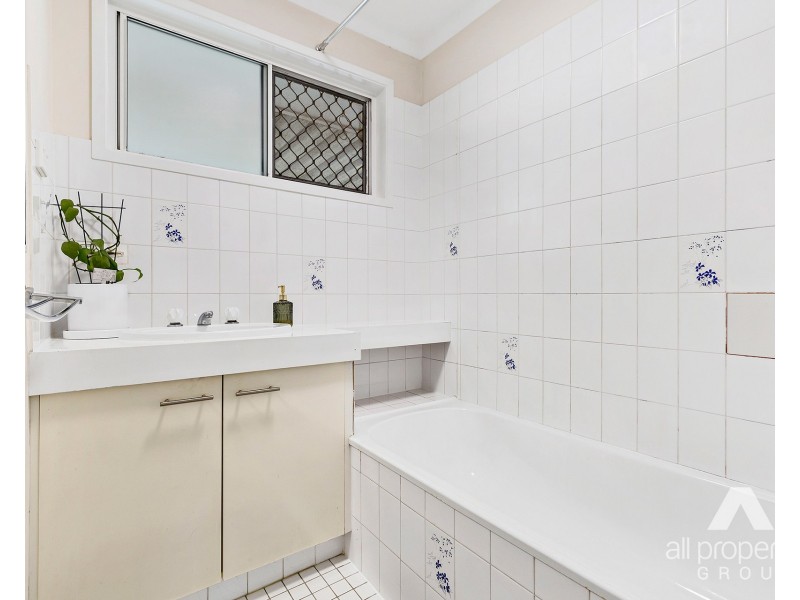 8 Brubeck Court, Browns Plains QLD 4118