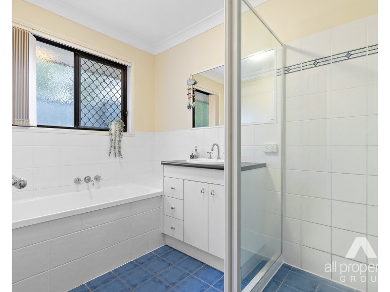 111 Joseph Avenue, Moggill QLD 4070
