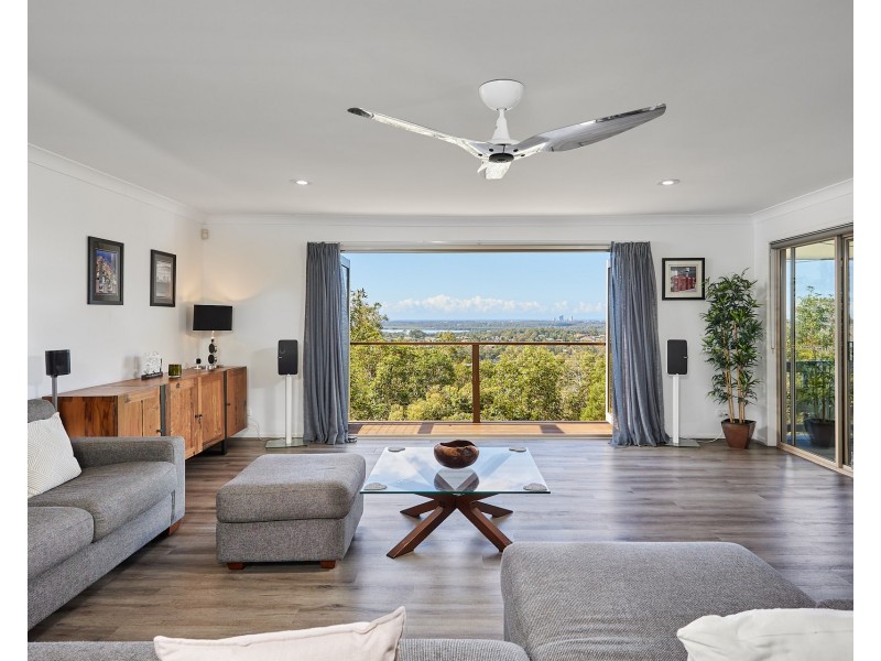 102 Tamworth Drive, Helensvale QLD 4212
