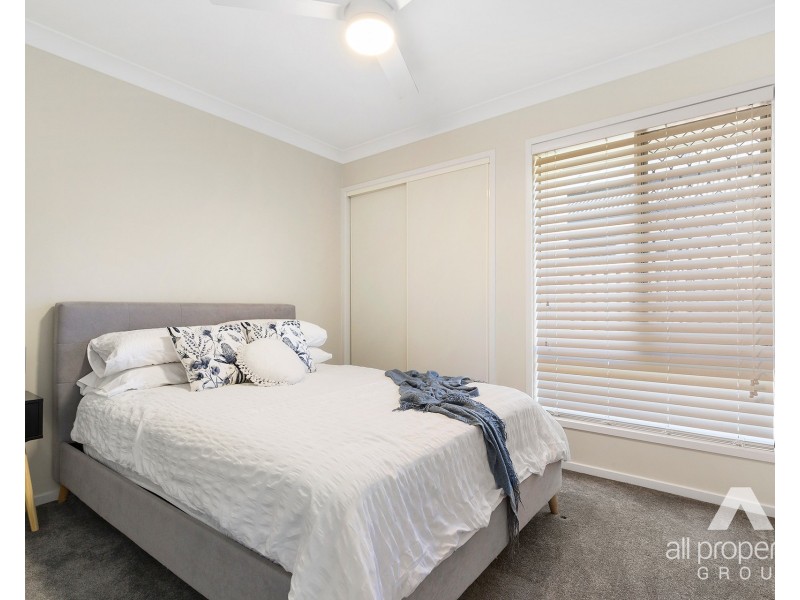 27 Emmaville Crescent, Ormeau QLD 4208