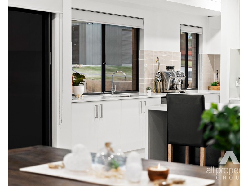 256-258 Bidyan Boulevard, New Beith QLD 4124