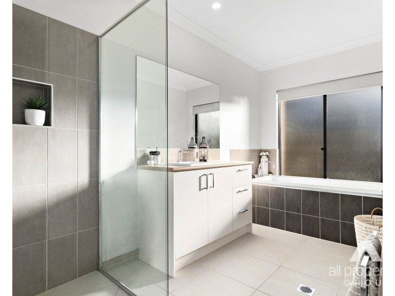 256-258 Bidyan Boulevard, New Beith QLD 4124