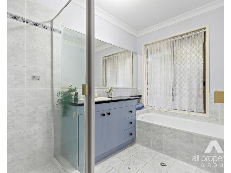 164-168 Merluna Road, Park Ridge South QLD 4125