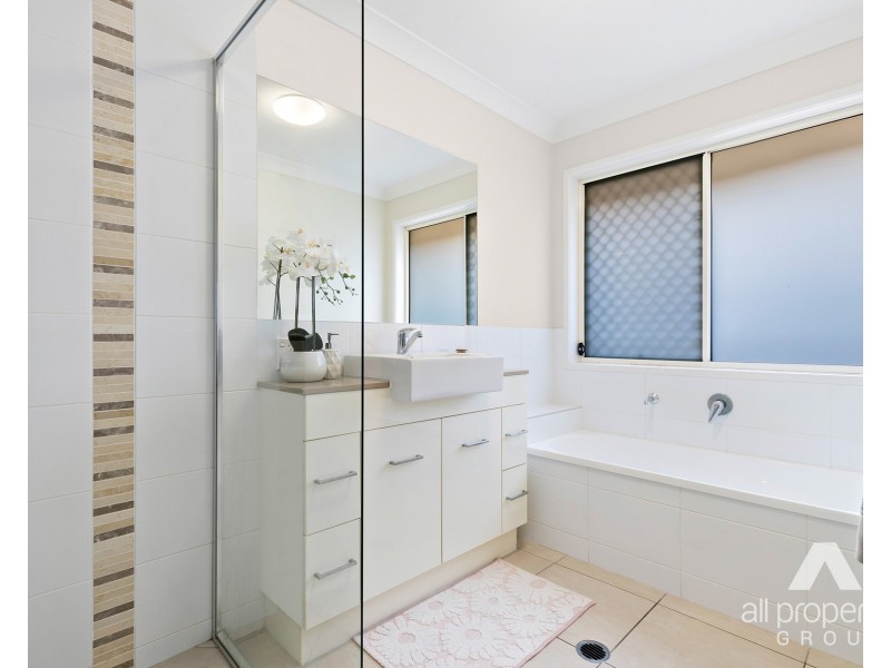 12 Winterpeak Close, Yarrabilba QLD 4207