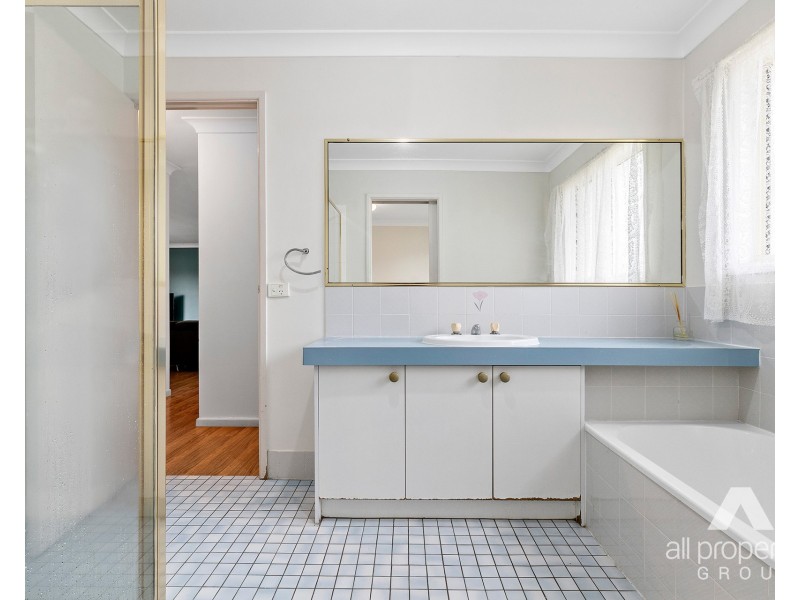 4 Carex Court, Crestmead QLD 4132
