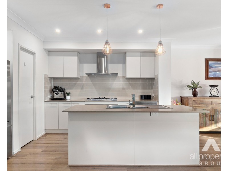 12 Edwards Road, Greenbank QLD 4124