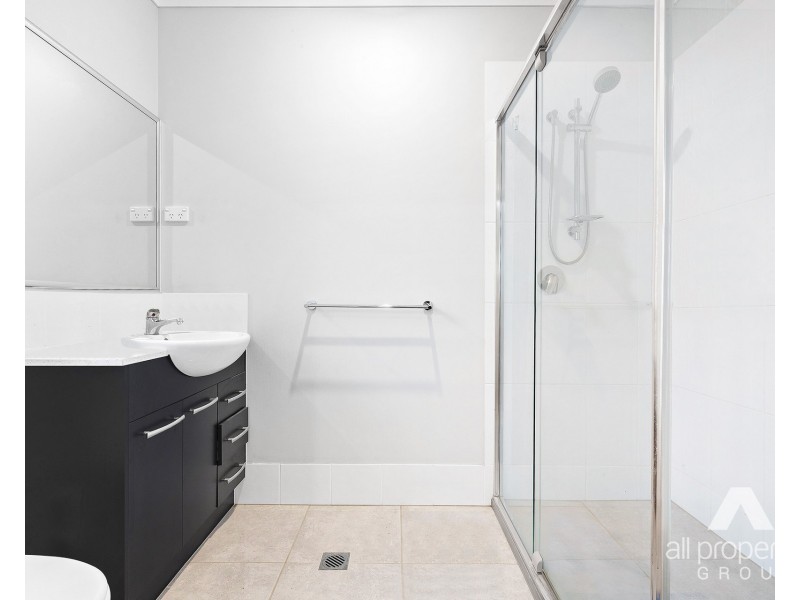 9 Esk Street, South Maclean QLD 4280