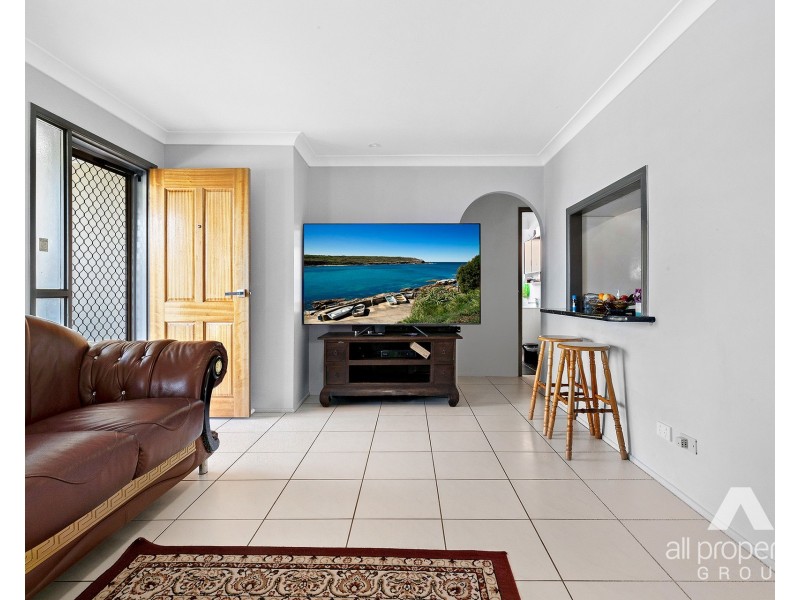 16 Helmet Court, Hillcrest QLD 4118