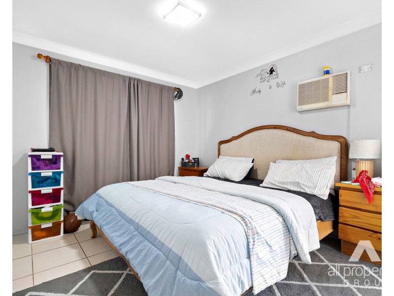 16 Helmet Court, Hillcrest QLD 4118