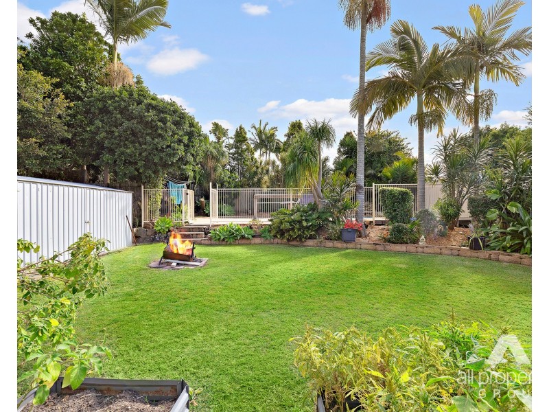 16 Helmet Court, Hillcrest QLD 4118