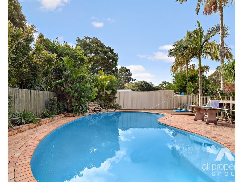 16 Helmet Court, Hillcrest QLD 4118