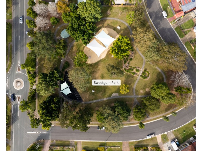 16 Helmet Court, Hillcrest QLD 4118