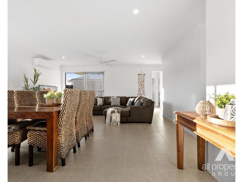 79 Chambers Ridge Boulevard, Park Ridge QLD 4125