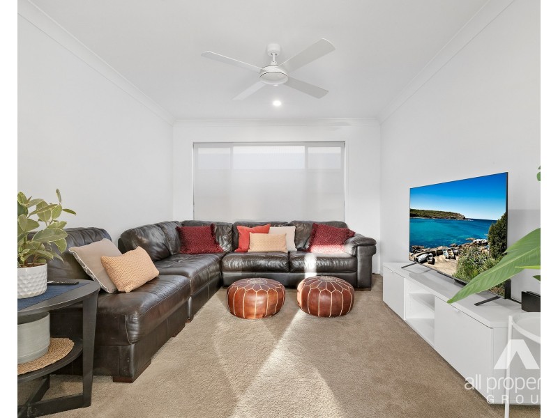 79 Chambers Ridge Boulevard, Park Ridge QLD 4125