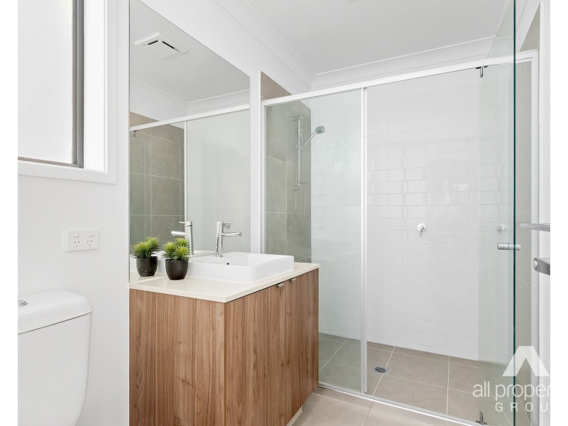 79 Chambers Ridge Boulevard, Park Ridge QLD 4125