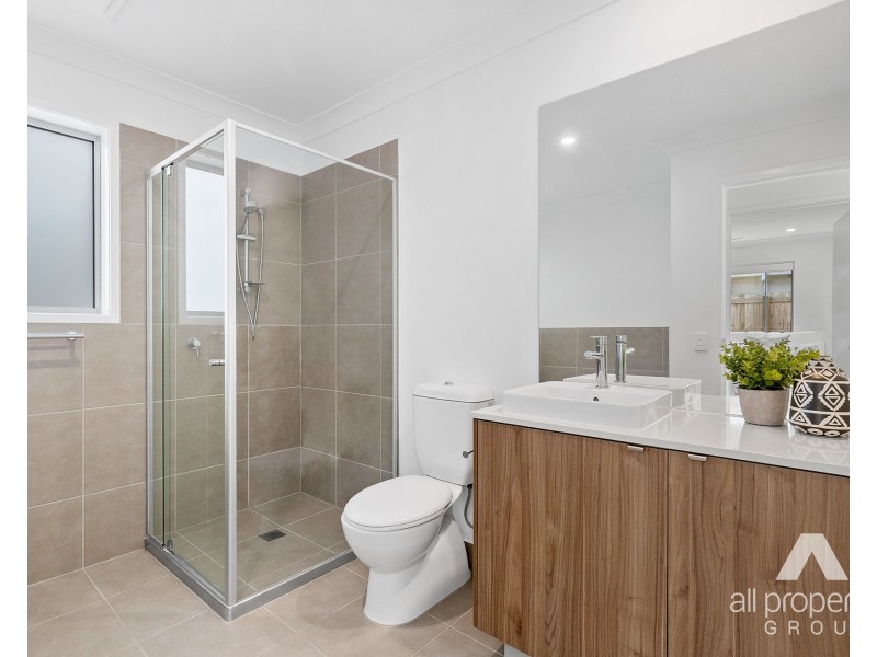 79 Chambers Ridge Boulevard, Park Ridge QLD 4125