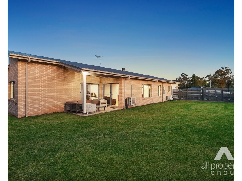 79 Chambers Ridge Boulevard, Park Ridge QLD 4125