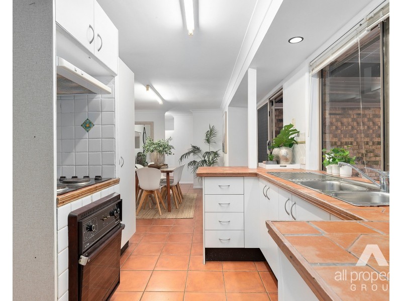 4 Williams Way, Calamvale QLD 4116