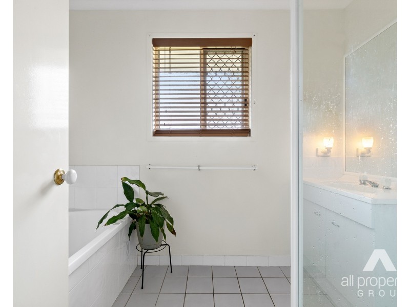 4602-4622 Mount Lindesay Highway, North Maclean QLD 4280