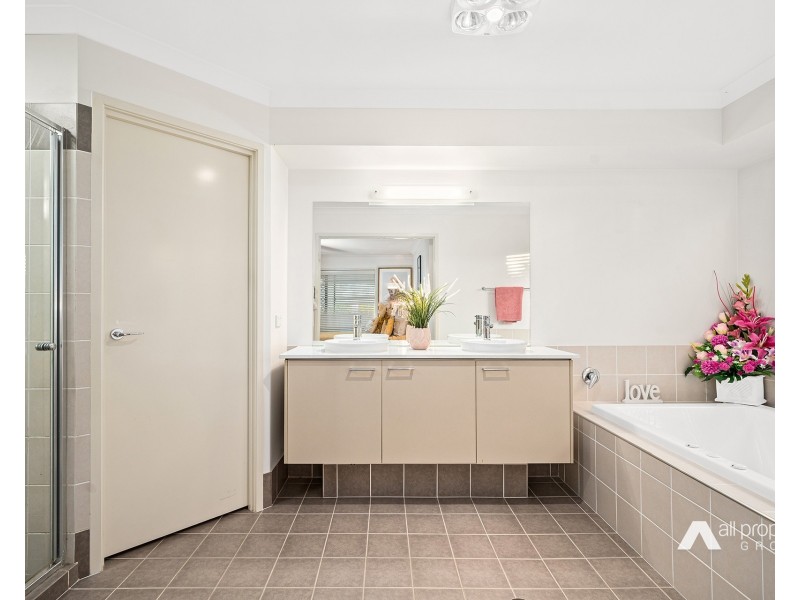 10-12 Laurina Drive, New Beith QLD 4124