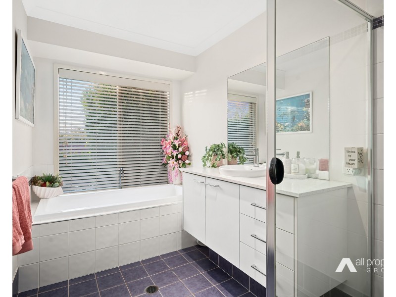 10-12 Laurina Drive, New Beith QLD 4124