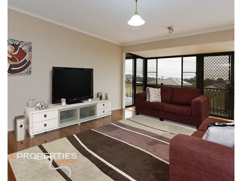 105 Fourth Avenue, Marsden QLD 4132