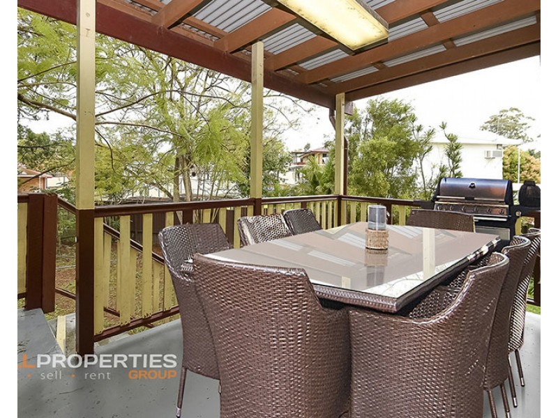 105 Fourth Avenue, Marsden QLD 4132