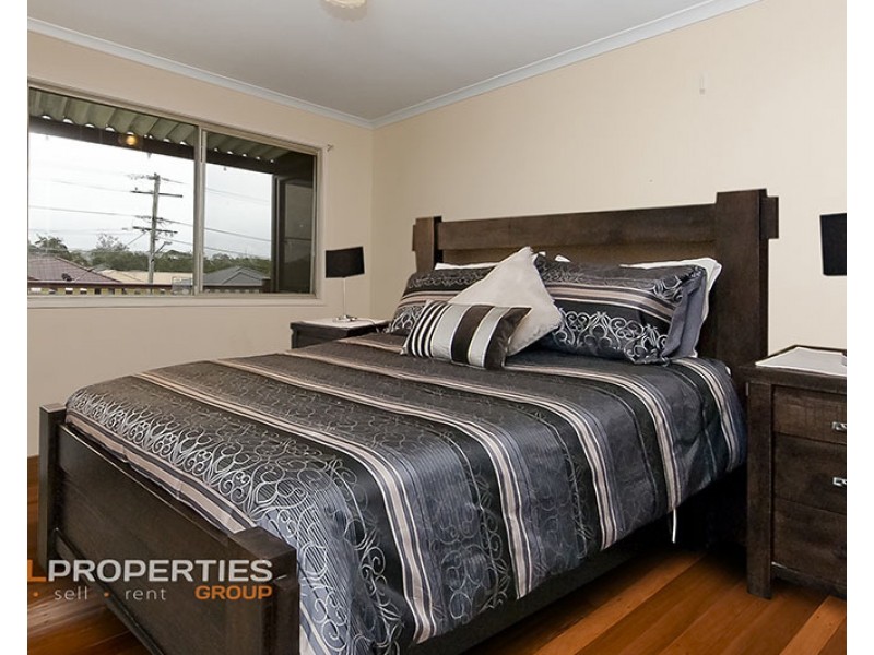 105 Fourth Avenue, Marsden QLD 4132