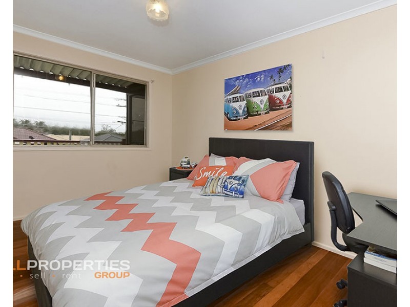105 Fourth Avenue, Marsden QLD 4132